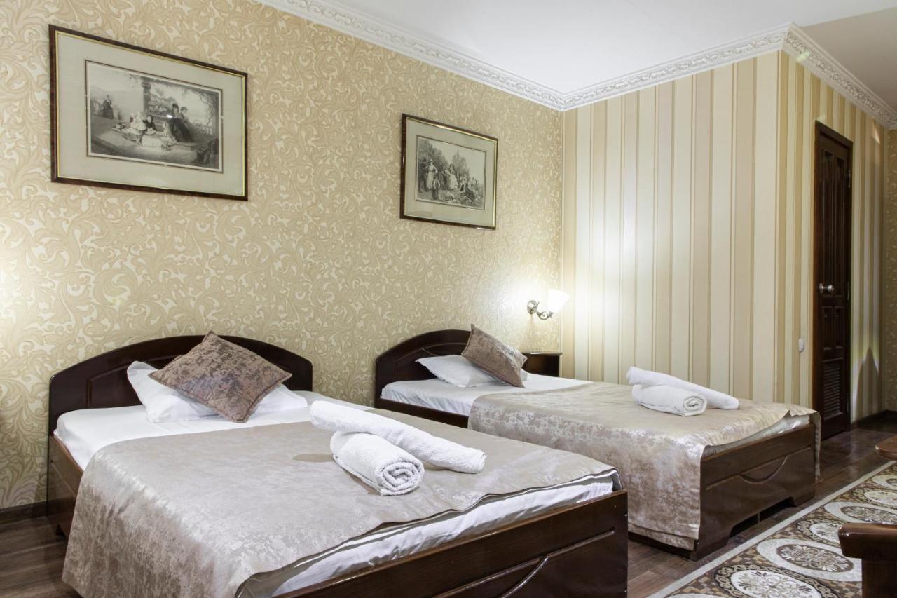 Nur M Hotel Tasken Kültér fotó