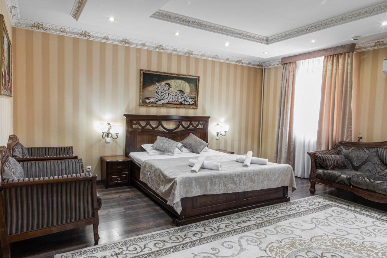 Nur M Hotel Tasken Kültér fotó