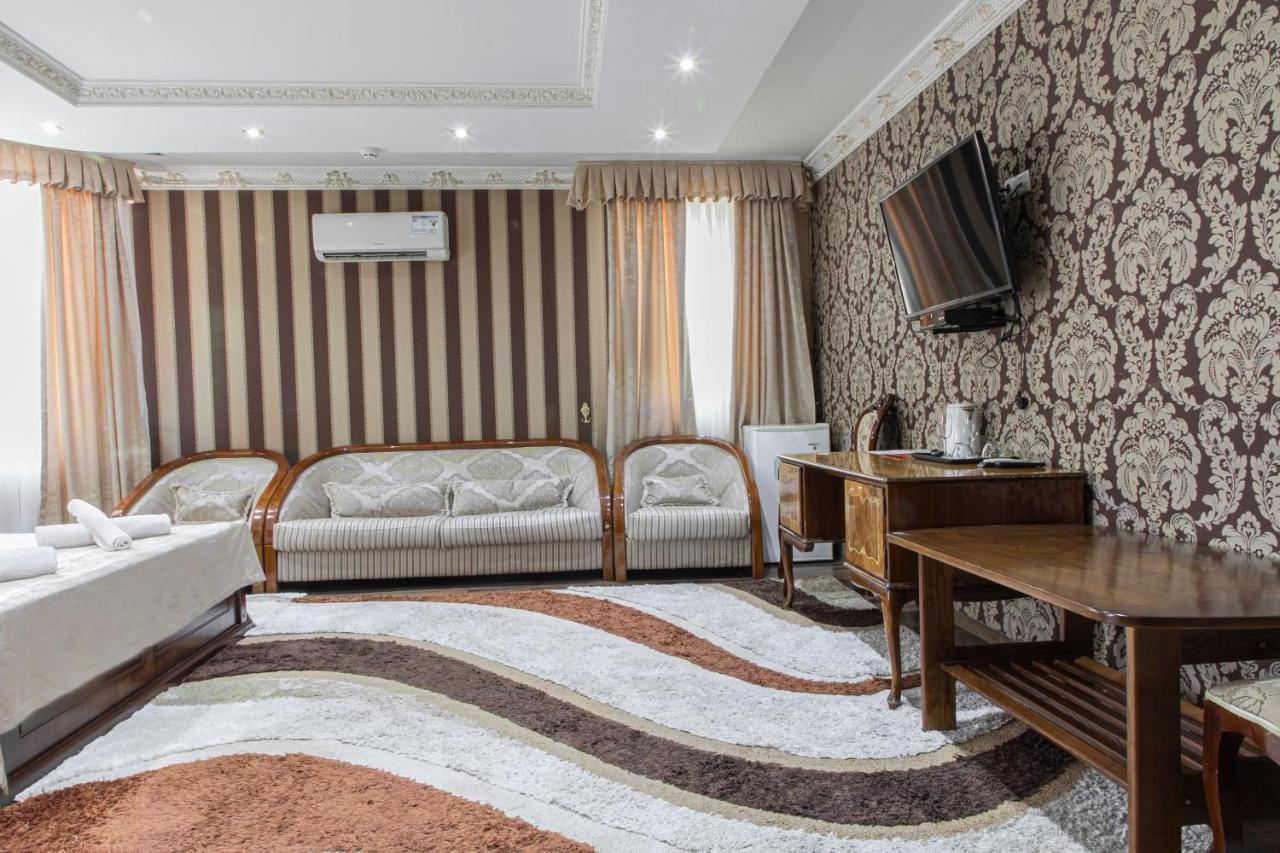 Nur M Hotel Tasken Kültér fotó
