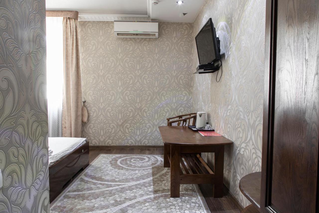Nur M Hotel Tasken Kültér fotó