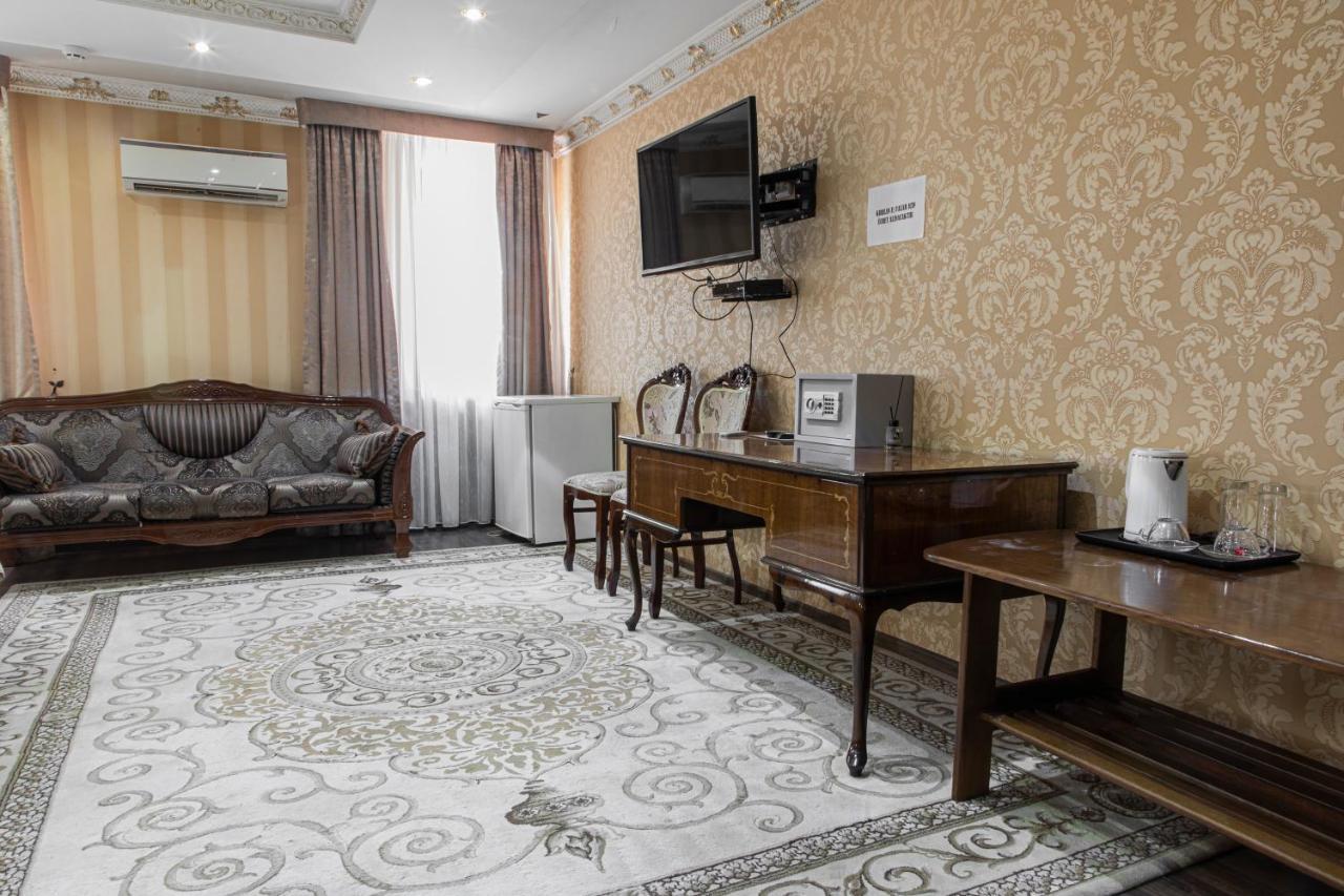 Nur M Hotel Tasken Kültér fotó