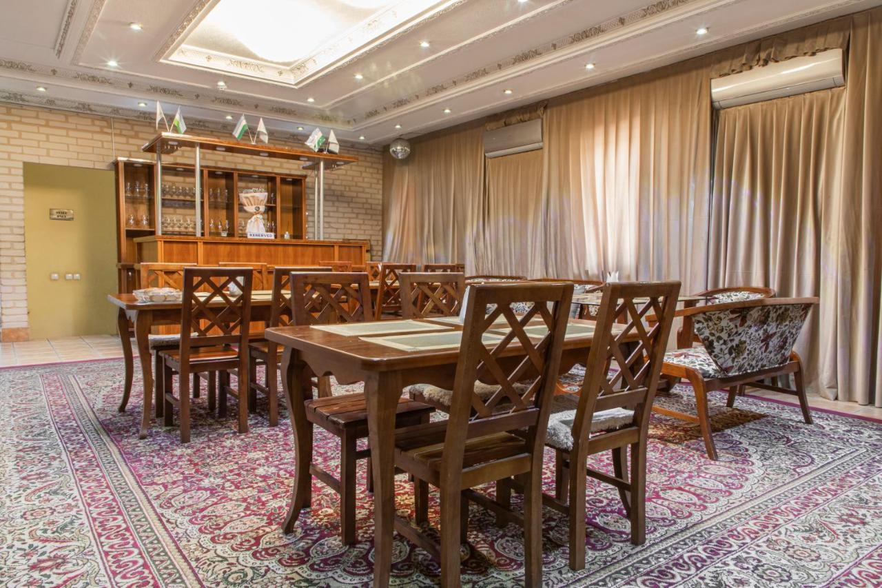Nur M Hotel Tasken Kültér fotó