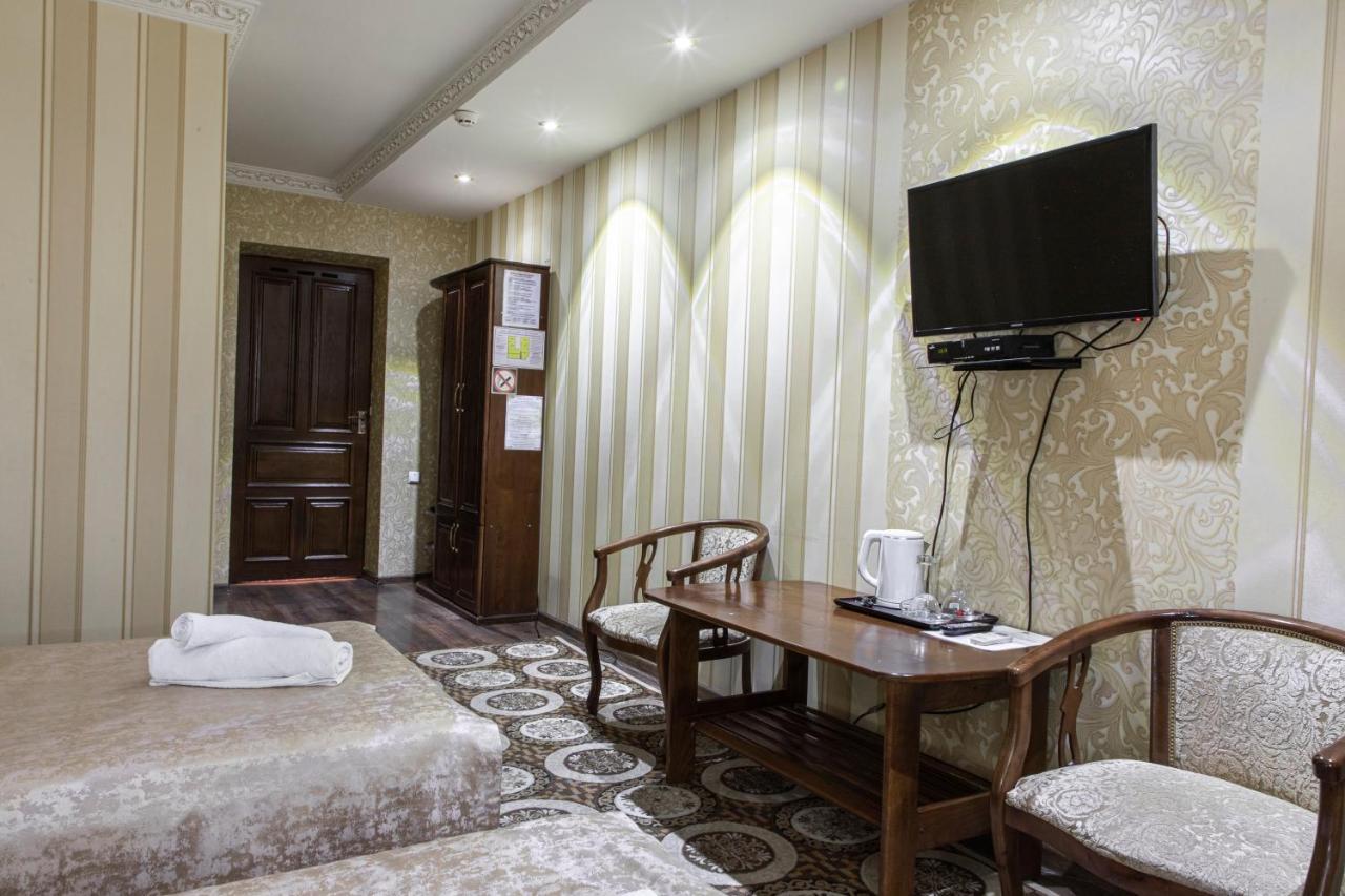 Nur M Hotel Tasken Kültér fotó