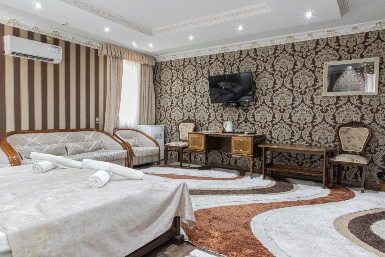 Nur M Hotel Tasken Kültér fotó