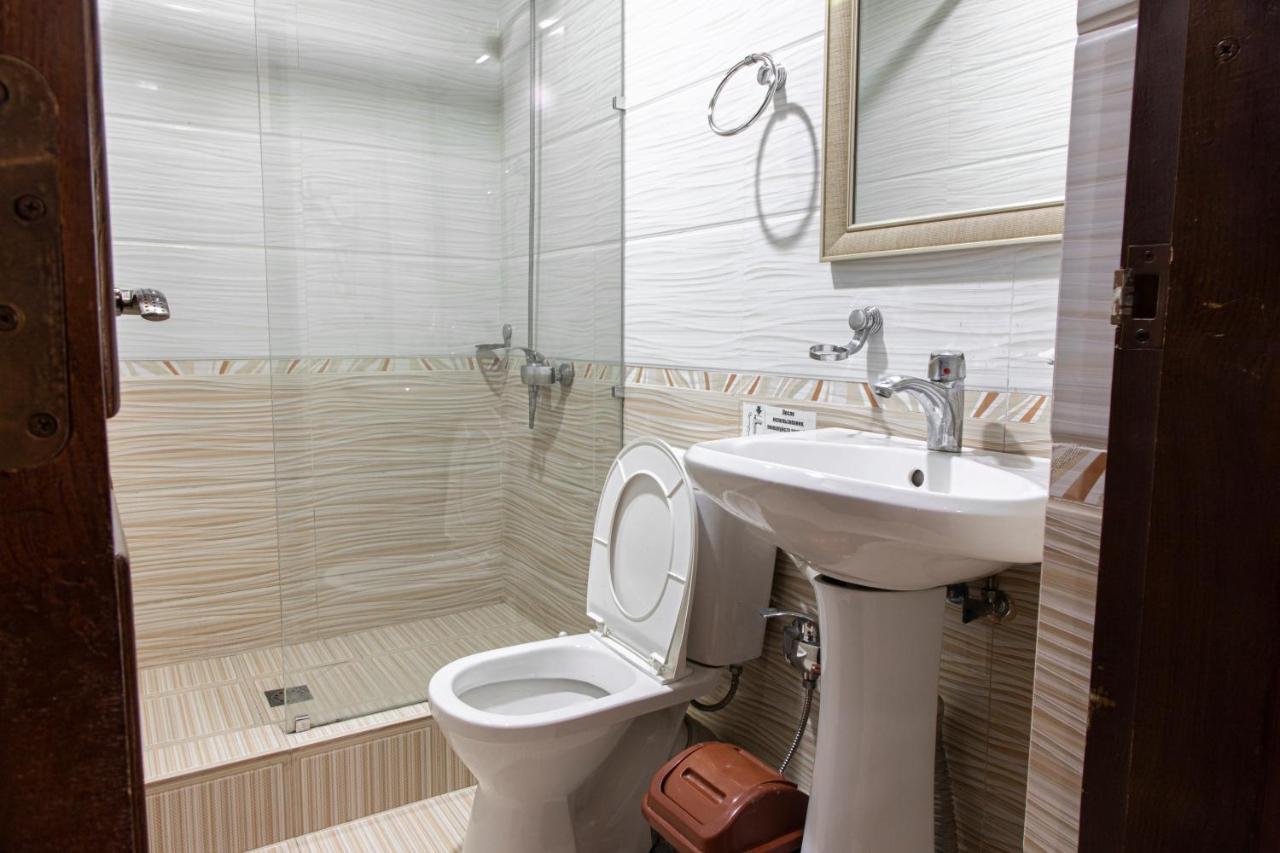 Nur M Hotel Tasken Kültér fotó